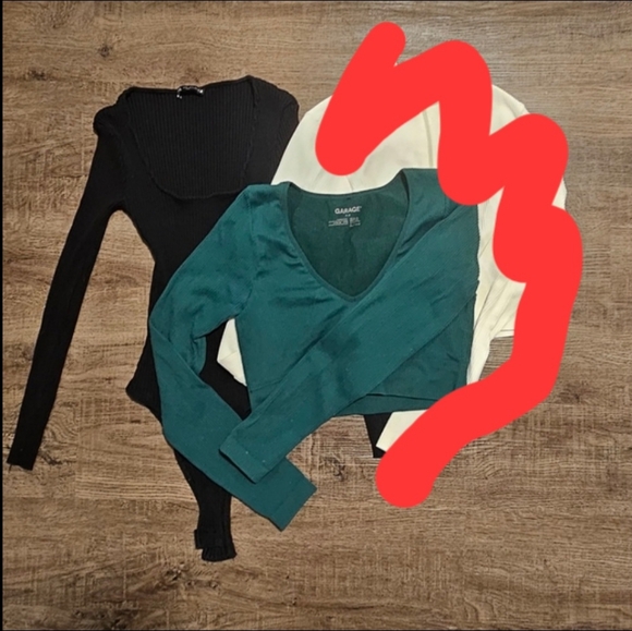 Bundle of 2 tops - Picture 1 of 3